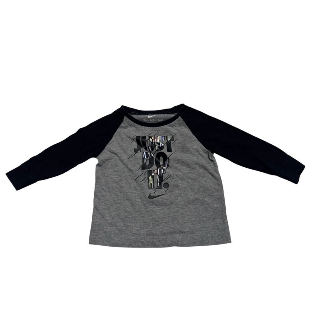 Nike Grey Long Sleeve Graphic Athletic T-Shirt